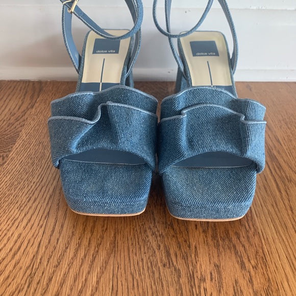 Dolce Vita Cheer ankle strap sandal in blue denim, size 7.5 - Picture 4 of 7